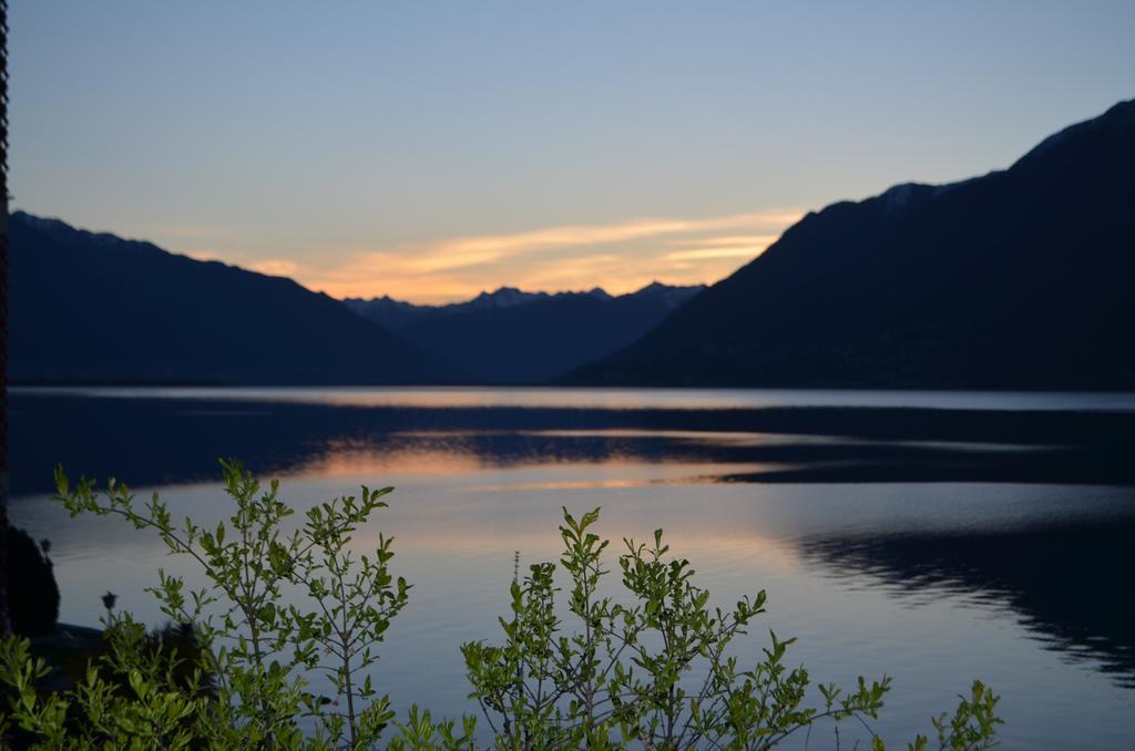 Hotel Garni Rivabella Au Lac Brissago TI Exterior foto
