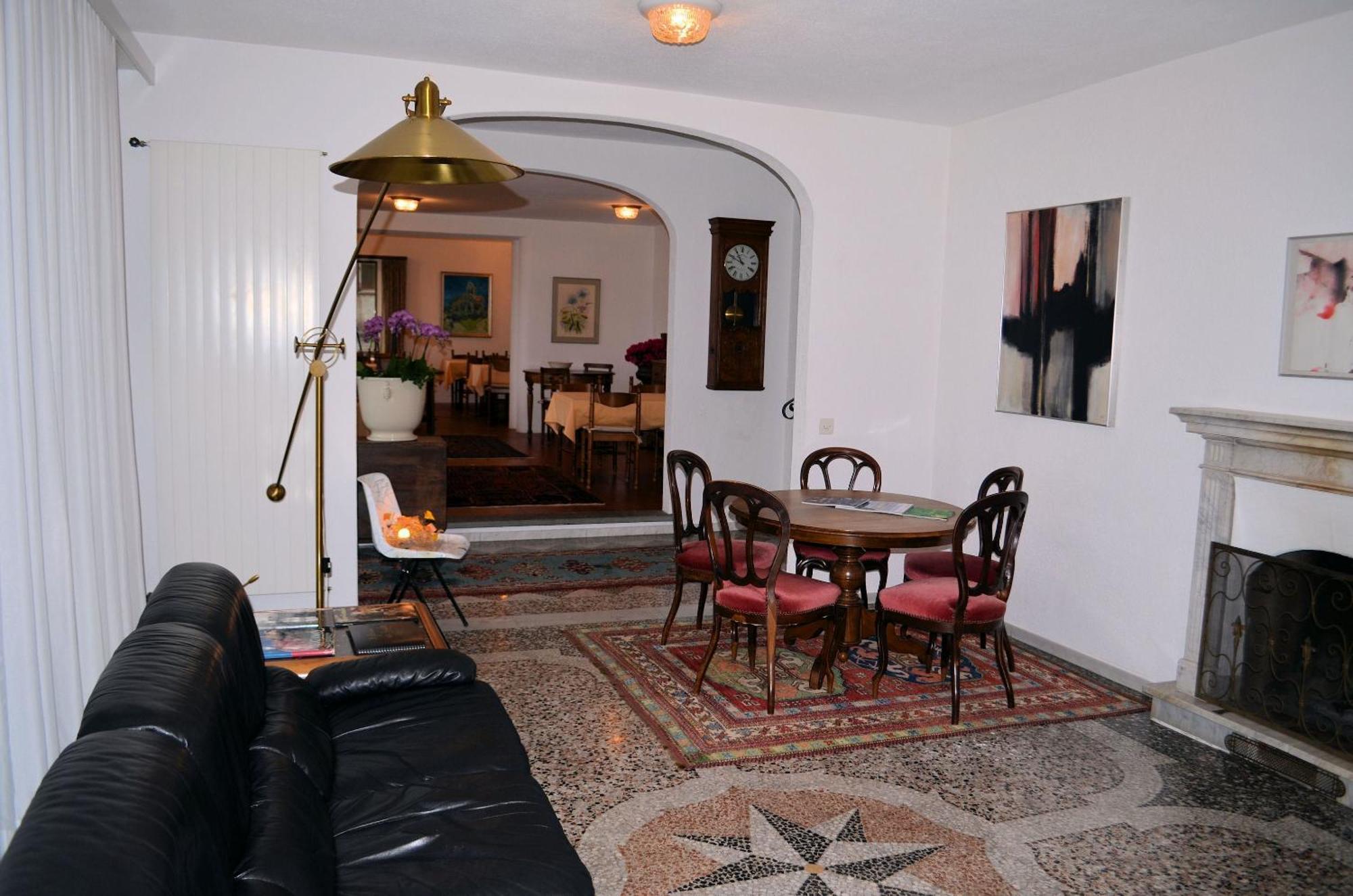 Hotel Garni Rivabella Au Lac Brissago TI Exterior foto