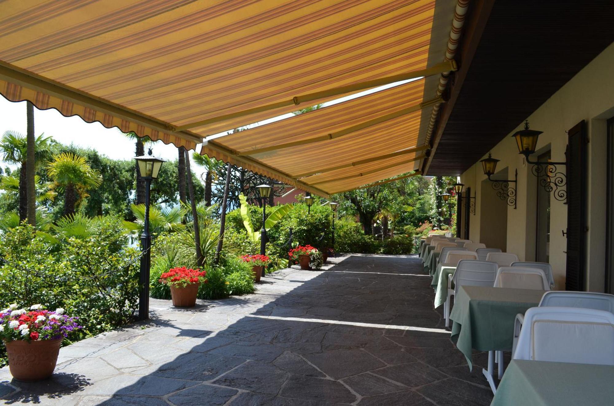 Hotel Garni Rivabella Au Lac Brissago TI Exterior foto