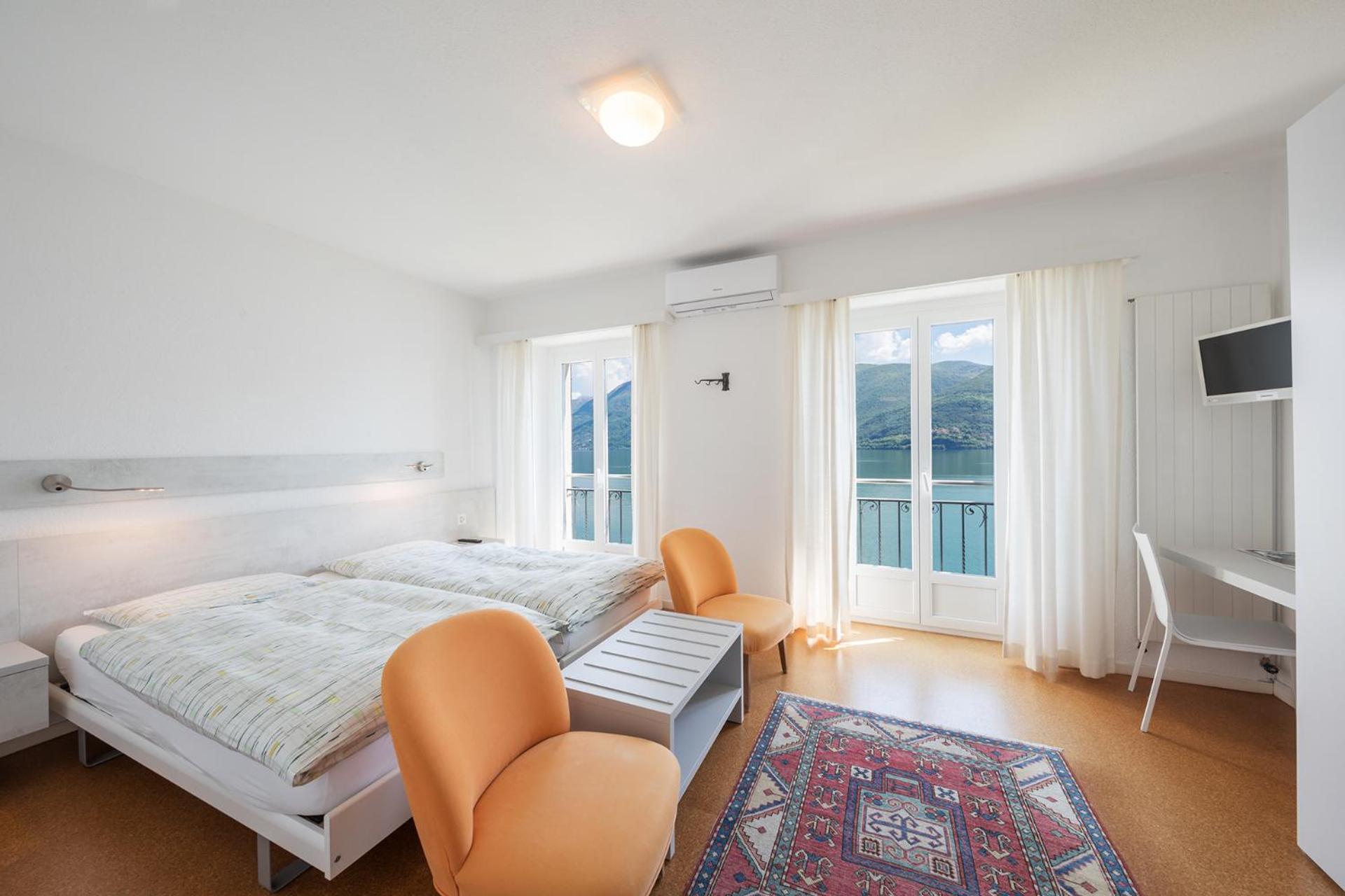 Hotel Garni Rivabella Au Lac Brissago TI Exterior foto