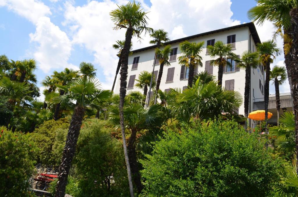 Hotel Garni Rivabella Au Lac Brissago TI Exterior foto