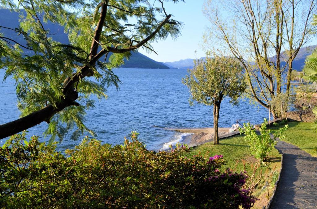 Hotel Garni Rivabella Au Lac Brissago TI Exterior foto